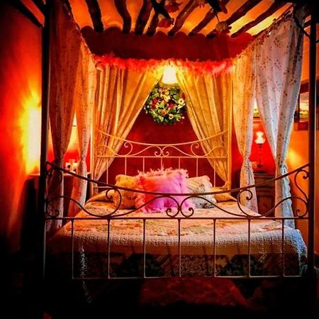 Room In Guest Room - Romantic Getaway To Valeria 外观 照片