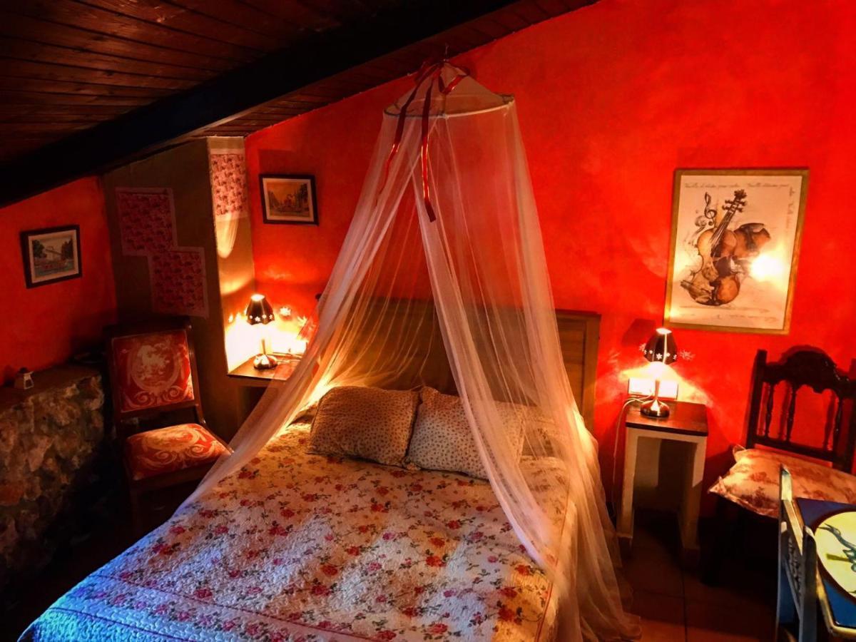 Room In Guest Room - Romantic Getaway To Valeria 外观 照片